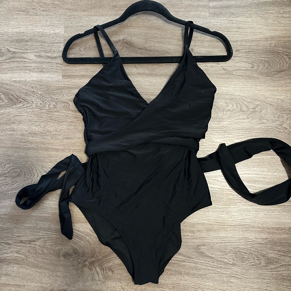 Aerie Wrap Full Coverage One Piece Swimsuit - Large Long
